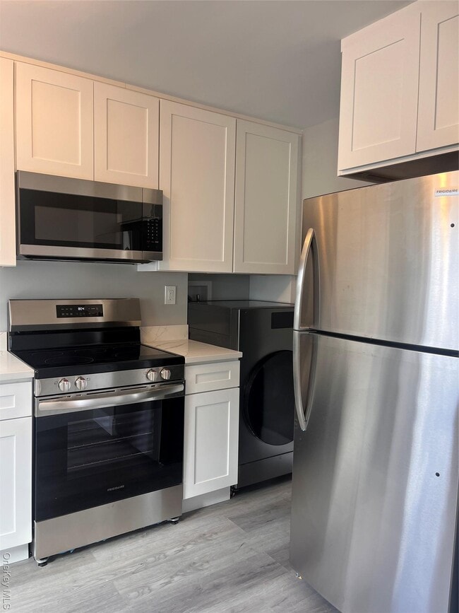 Building Photo - 18 Boone St