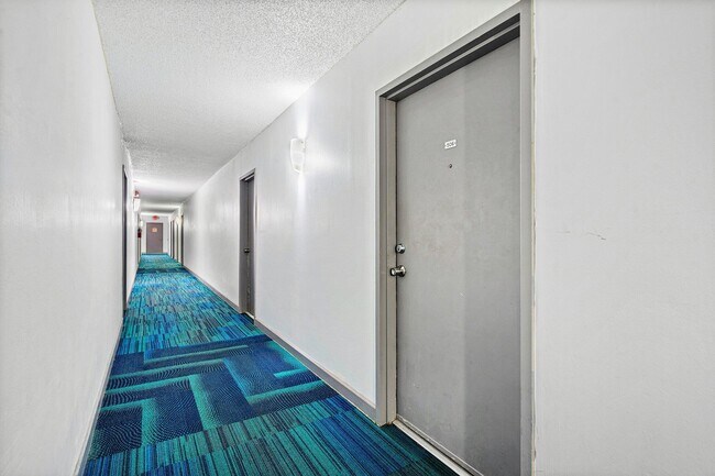 Building Photo - 550 Bayshore Dr
