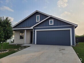 Building Photo - Gorgeous 3-bedroom, 2 Bathroom, Minutes fr...