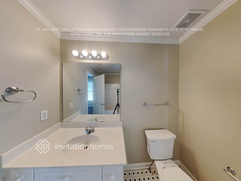 Building Photo - 117 Chickory Ln
