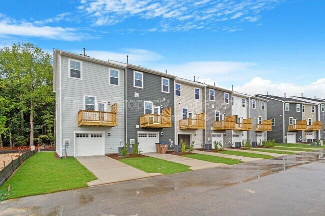 Building Photo - 1721 Chirping Trl