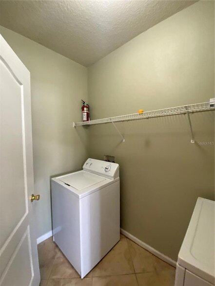 Building Photo - 10504 Villa View Cir