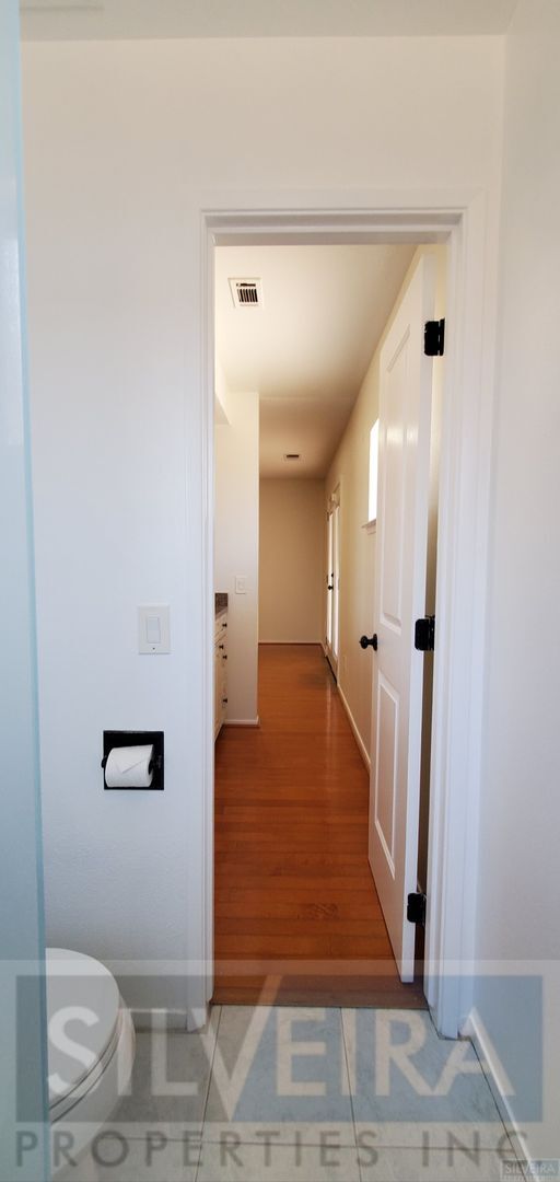 Building Photo - Lovely 3 Bedrooms 2 bath Home For Rent