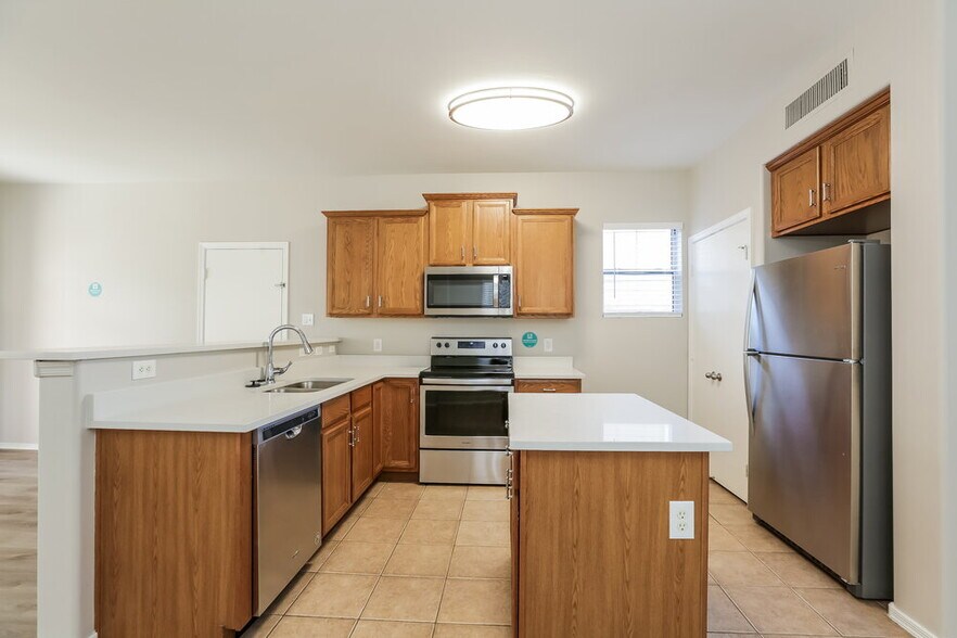 Building Photo - 3933 W Minton St