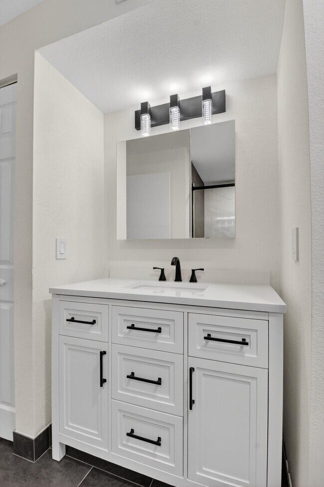 Building Photo - 1825 Palm Cove Blvd