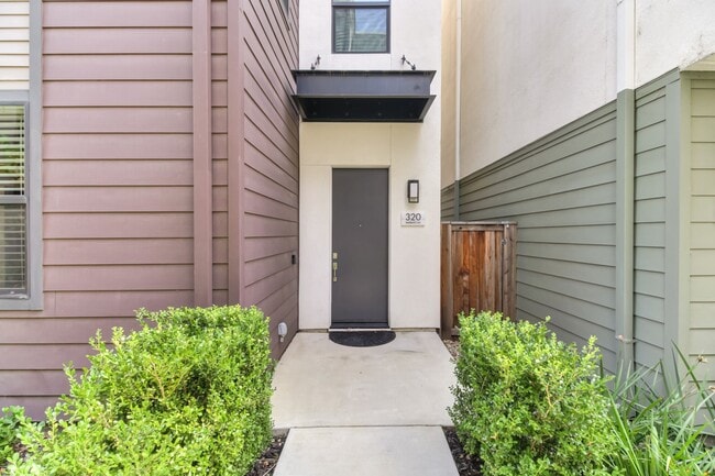 Building Photo - Stunning Alkali Flat Residence: Half Month Free With Move-In by 02/01/2026