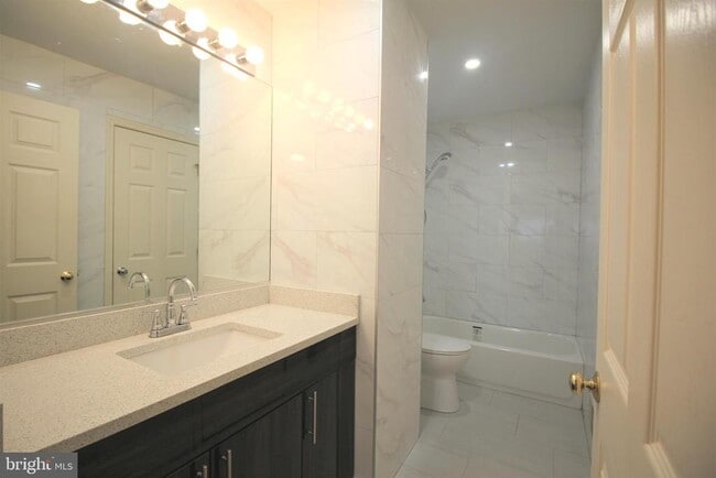 Building Photo - 92 Harvard Cir