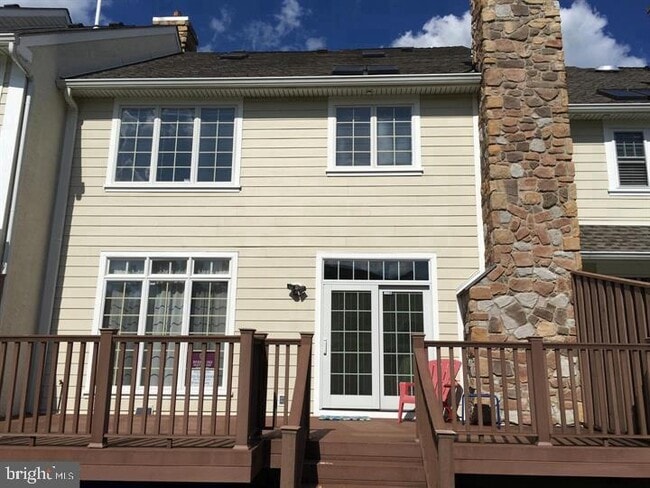 Building Photo - 185 Daylesford Blvd