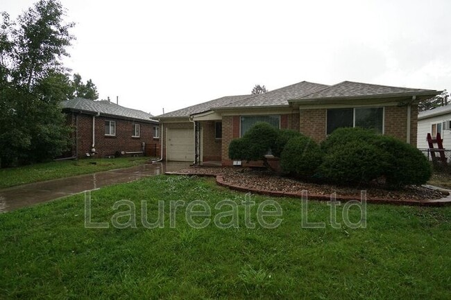 Building Photo - 3095 Elm St