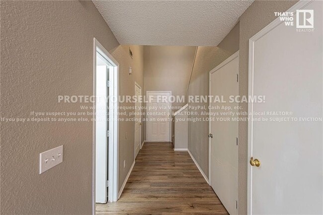 Building Photo - 688 W Martha Dr