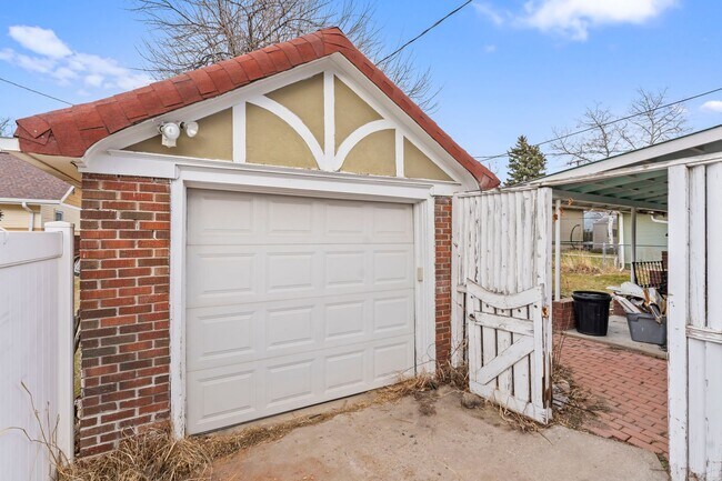 Building Photo - Storybook Home, 4-Bedroom, 2-Bathroom