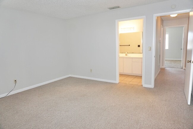 Building Photo - Winter Ridge Condo