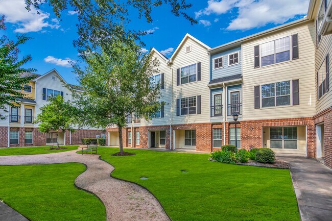 Building Photo - 9200 Westheimer Rd