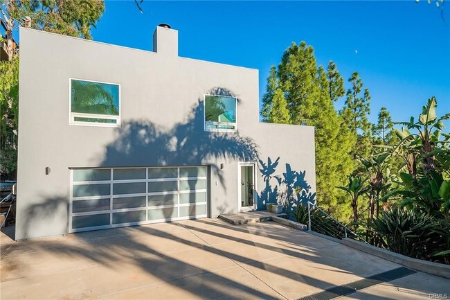 Building Photo - 24764 W Saddle Peak Rd