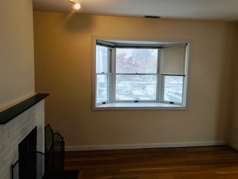 Bay Window (2) - 11 Bemis Rd