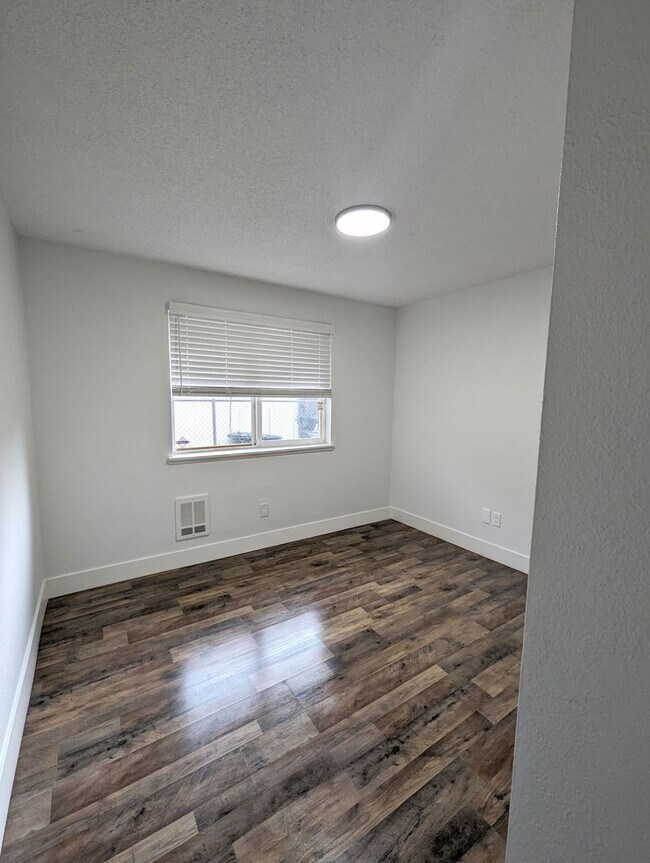 Building Photo - Charming Move-In Ready Rambler with Shop &...