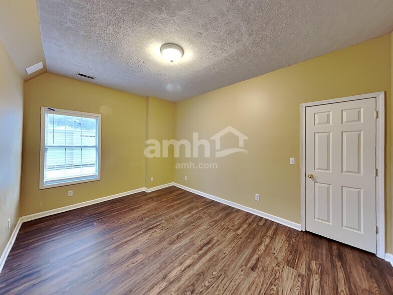 Building Photo - 435 Rocky Crest Dr