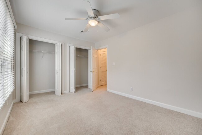 Building Photo - Charming 2 bed 2 bath condo with great water views in gated community in Charlotte on Lake Wylie!