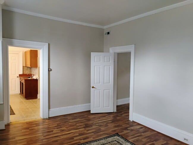 Building Photo - 903 Ridge Rd