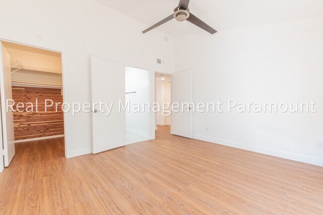 Building Photo - Spectacular 2 Bedroom, 2 Bath Condo with L...