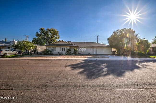 Building Photo - 8235 E Virginia Ave