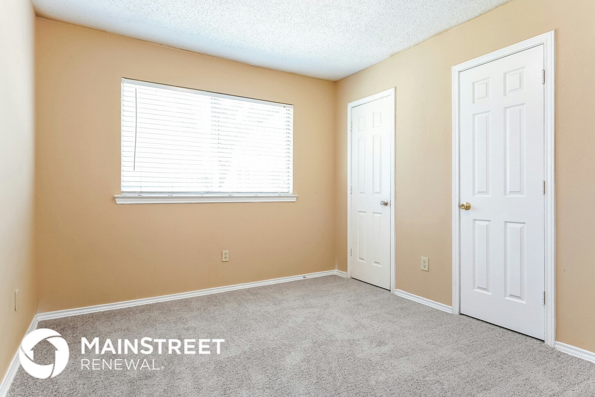 Building Photo - 909 Eagle Dr