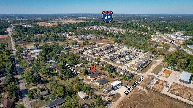 Building Photo - 106 Runnels St