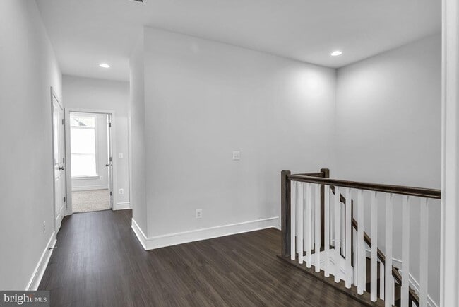 Building Photo - 23035 Sullivans Cove Sq
