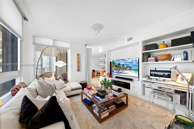 Building Photo - 789 Crandon Blvd