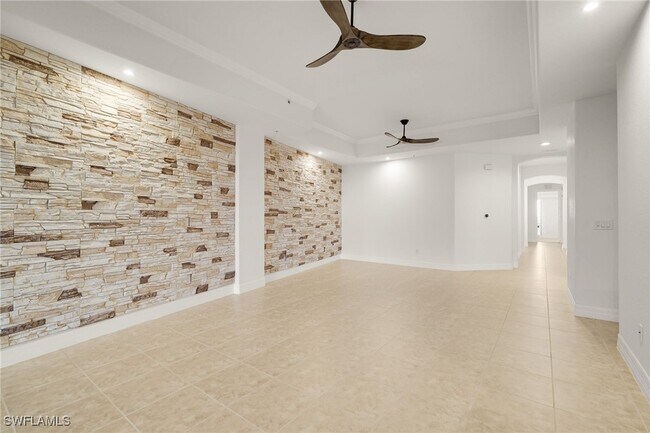 Building Photo - 10733 Mirasol Dr
