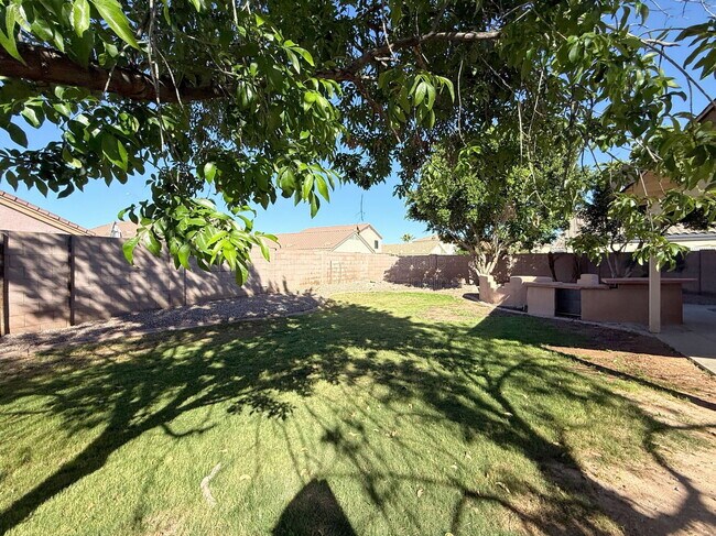 Building Photo - 10306 E Delta Ave