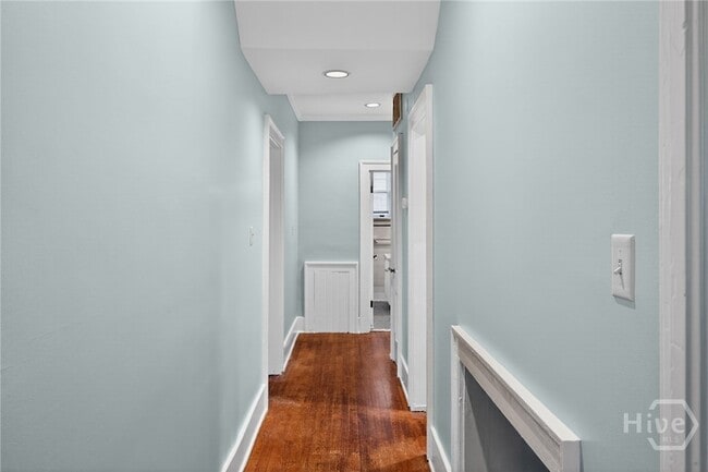 Building Photo - 417 E 49th St
