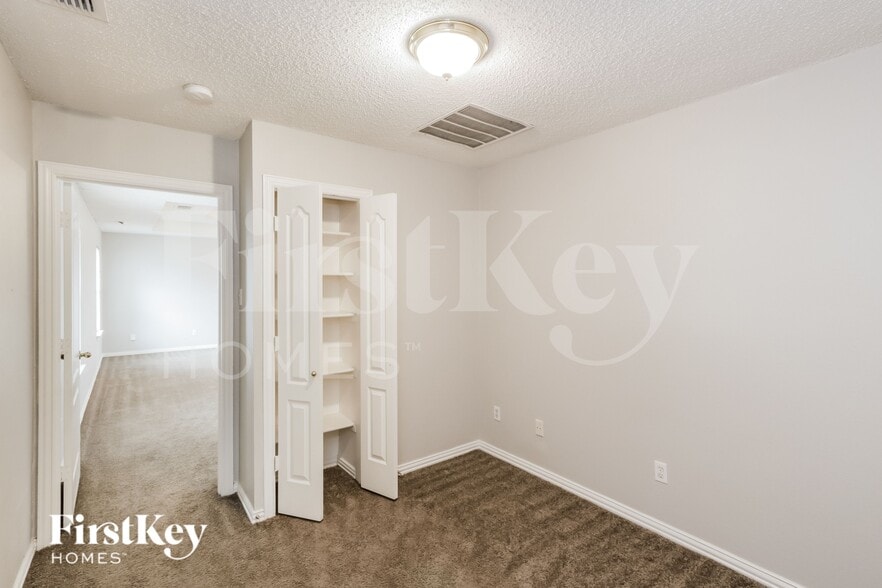 Building Photo - 1509 Dreama Dr