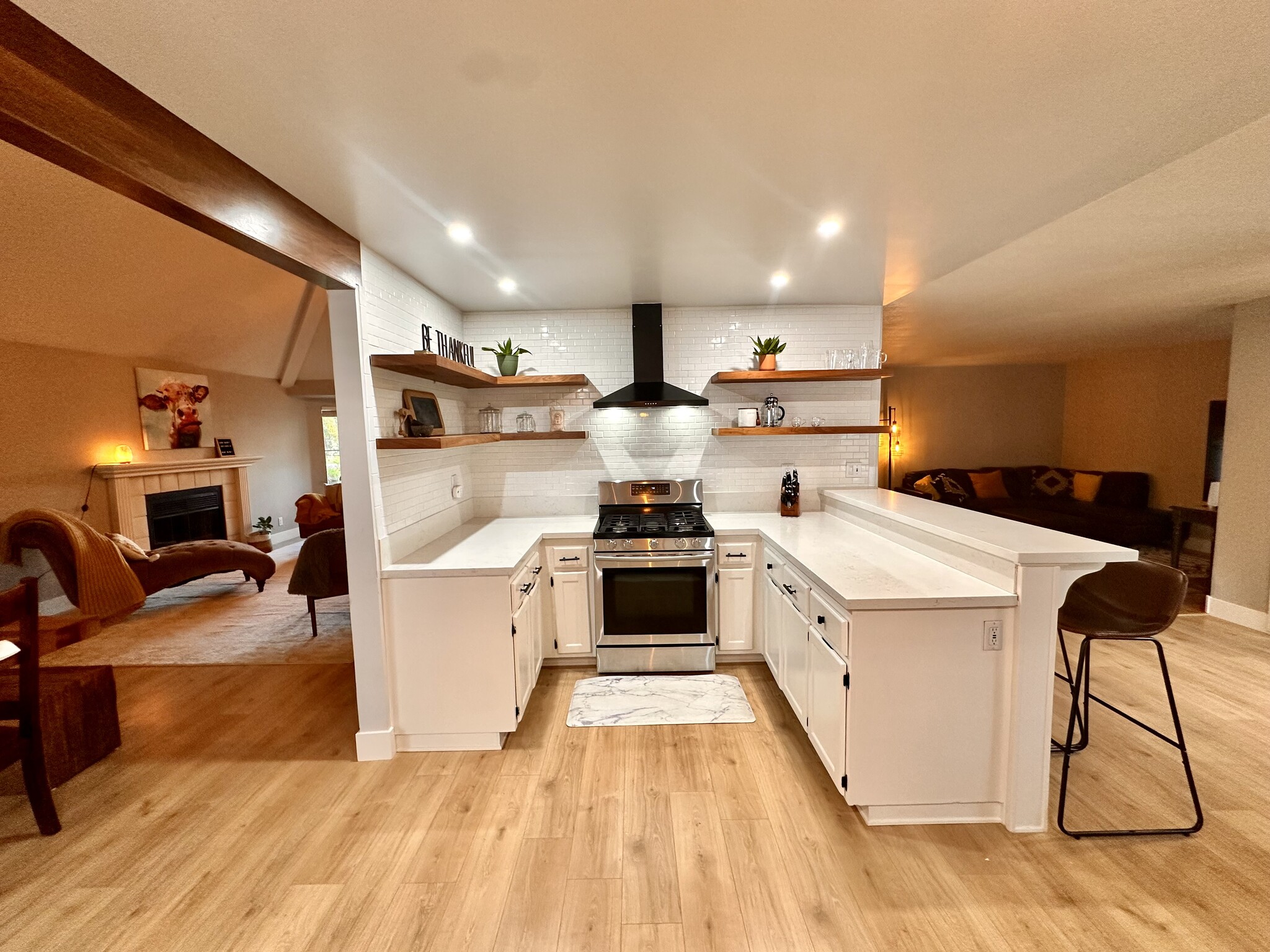 Building Photo - 23257 Joaquin Ridge Dr