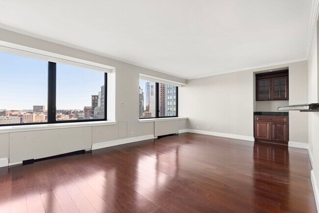 Building Photo - 85 E India Row