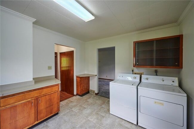 Building Photo - 105 Howard Derrick Ln