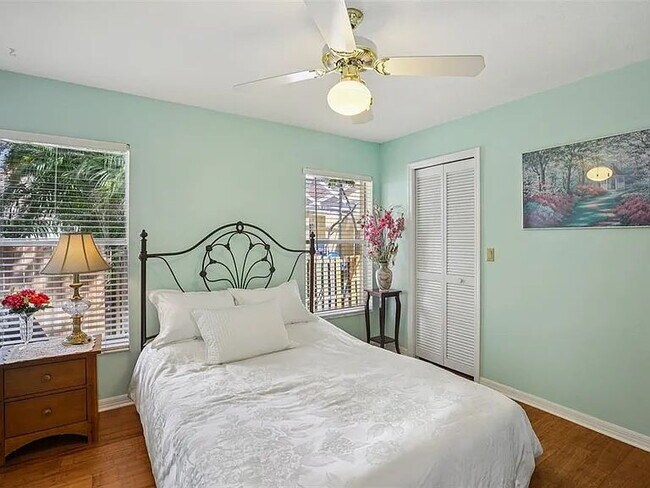 Building Photo - "Pool Home! Spacious 3-Bed, 2-Bath Gem on Shoreline Drive, Clearwater"