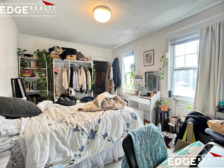 Building Photo - 103 Etna St