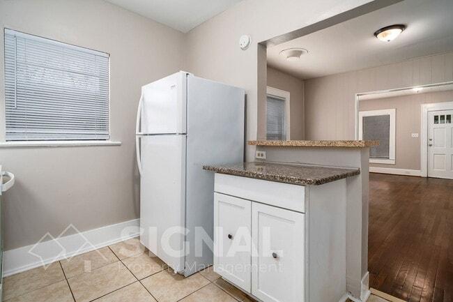 Building Photo - 529 Telford Ln
