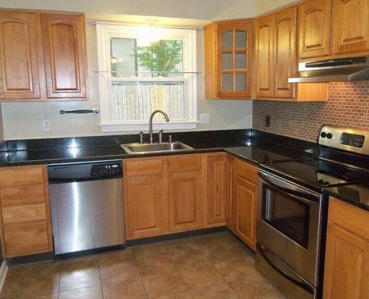 Building Photo - 4108 Starwood Arch