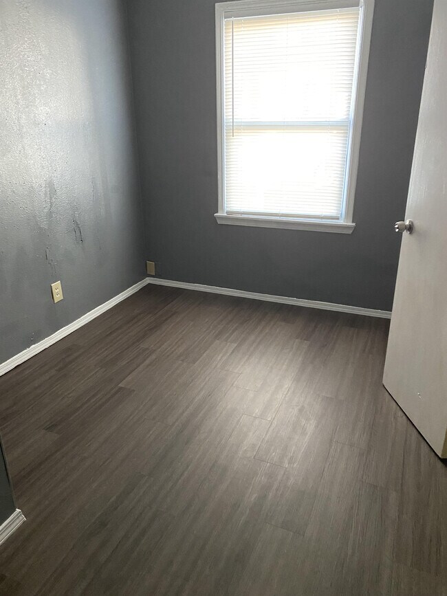 Building Photo - 4320 SE 43rd St