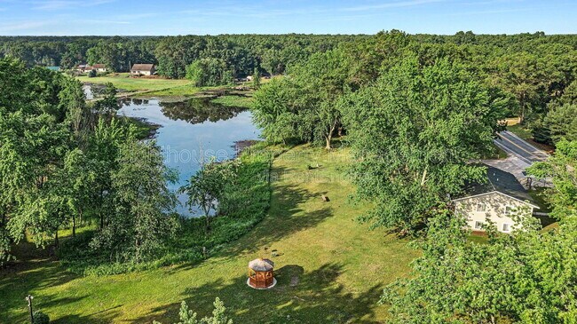 Building Photo - 1545 Carmil Dr