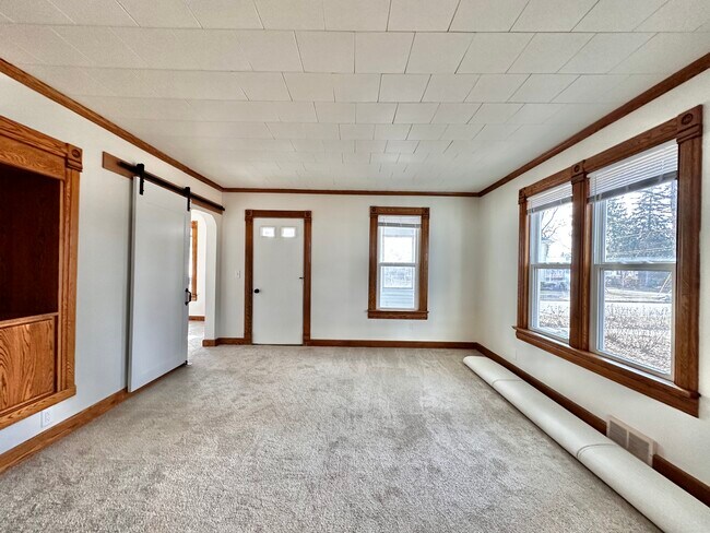 Building Photo - 1008 Giles St