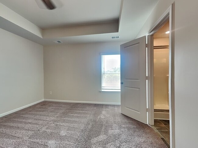 Building Photo - APPLY TODAY! Near Ft Jackson and Downtown ...