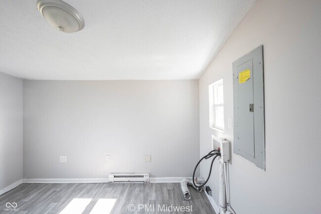 Building Photo - 74 N 2nd Ave