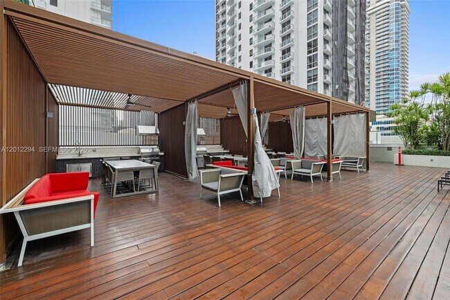 Building Photo - 1080 Brickell Ave