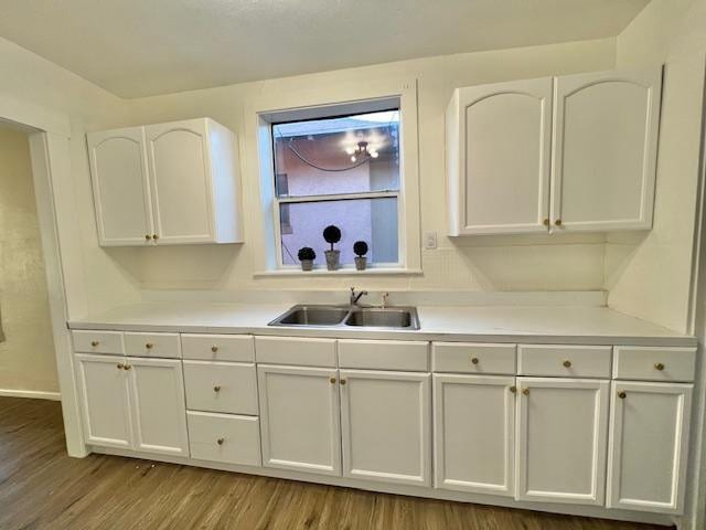 Building Photo - 938 E 12th St