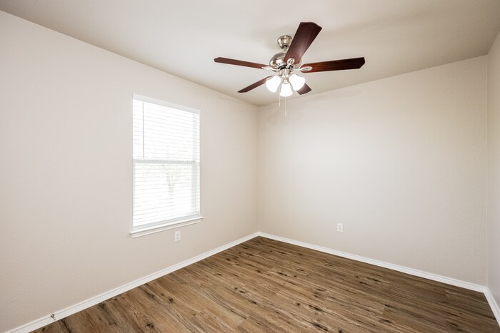 Building Photo - 5738 Red Canyon
