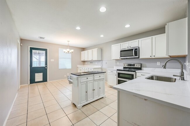 Building Photo - 8406 Beachplum Way