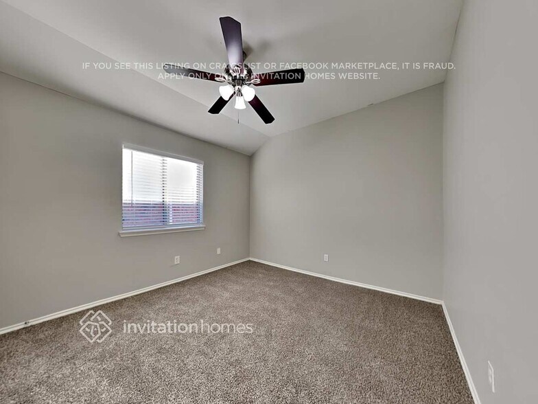 Building Photo - 8824 King Ranch Dr